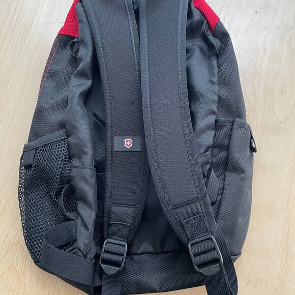 SwissGrear backpack red black small size - Picture 2 of 4